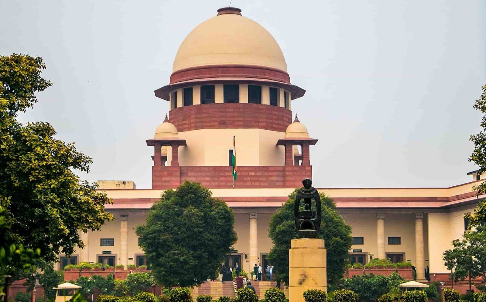 Arrest Of Accused Becomes Illegal If Grounds Of Arrest Not Furnished In Writing: SC