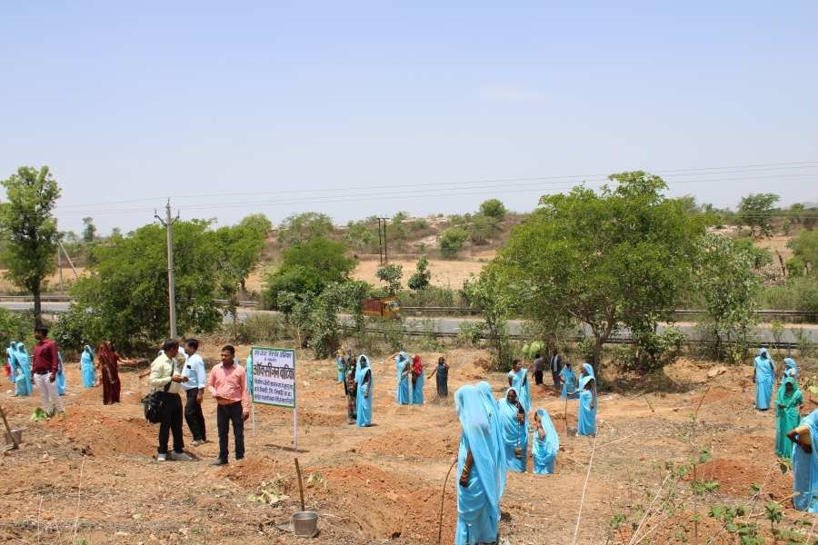 Jal Sahelis participating in community work