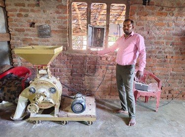The solar pump installed in Praveen Kumar's field, which has resolved long-standing irrigation problems for his family and neighbouring farmers.